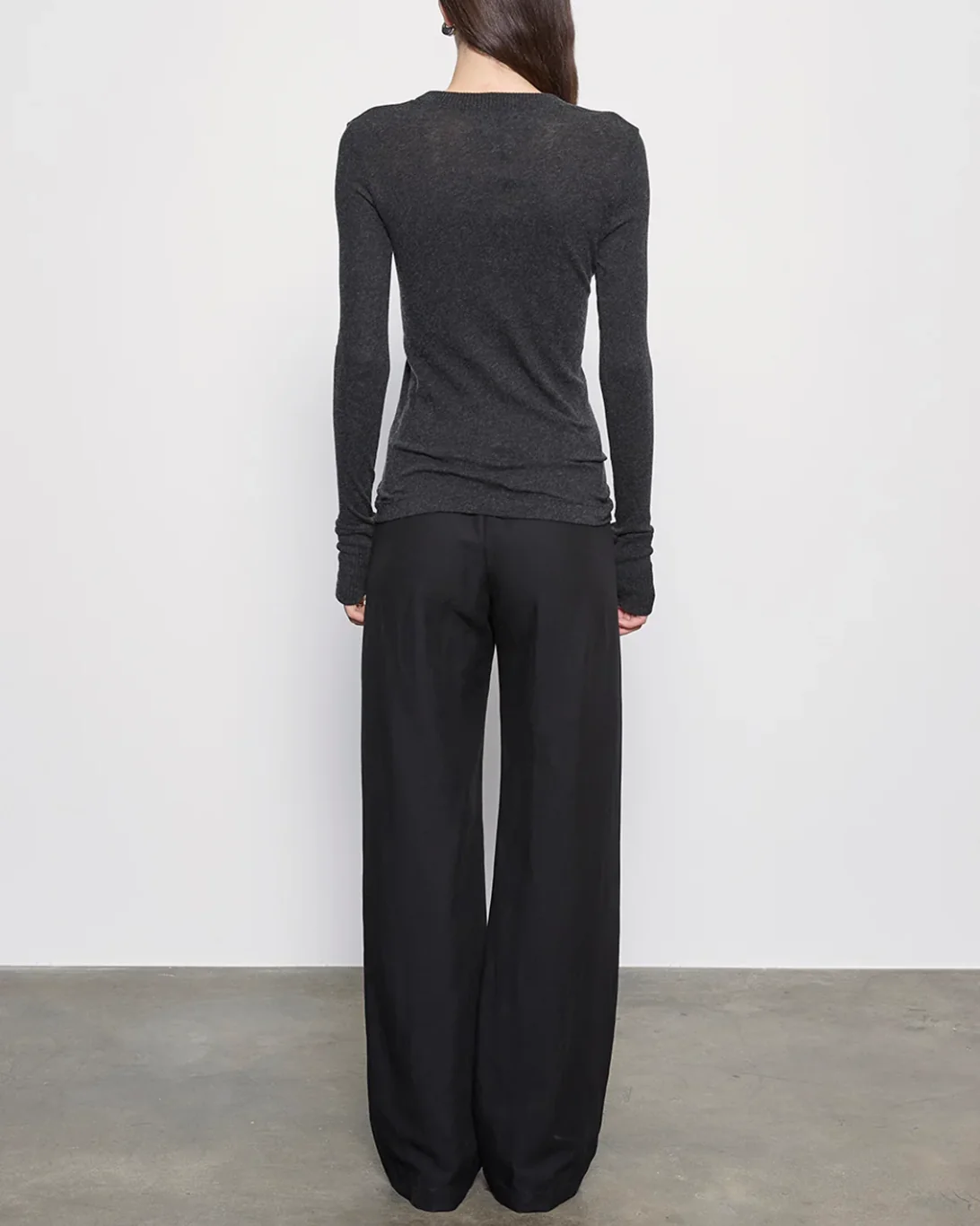 Cashmere Easy Cuffed Crew | Charcoal - Image 3