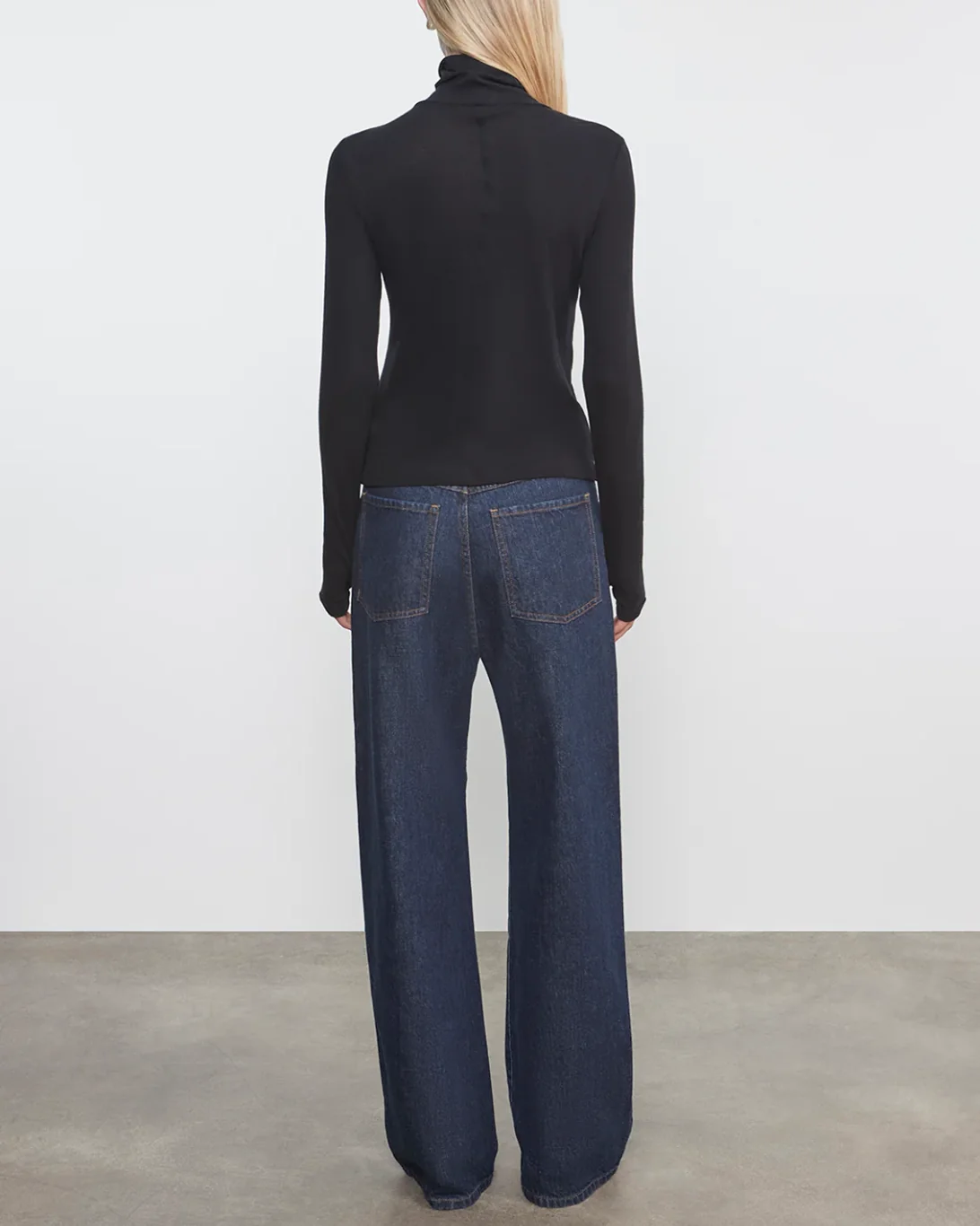Cashmere Jersey New Classic Turtleneck | Black - Image 4
