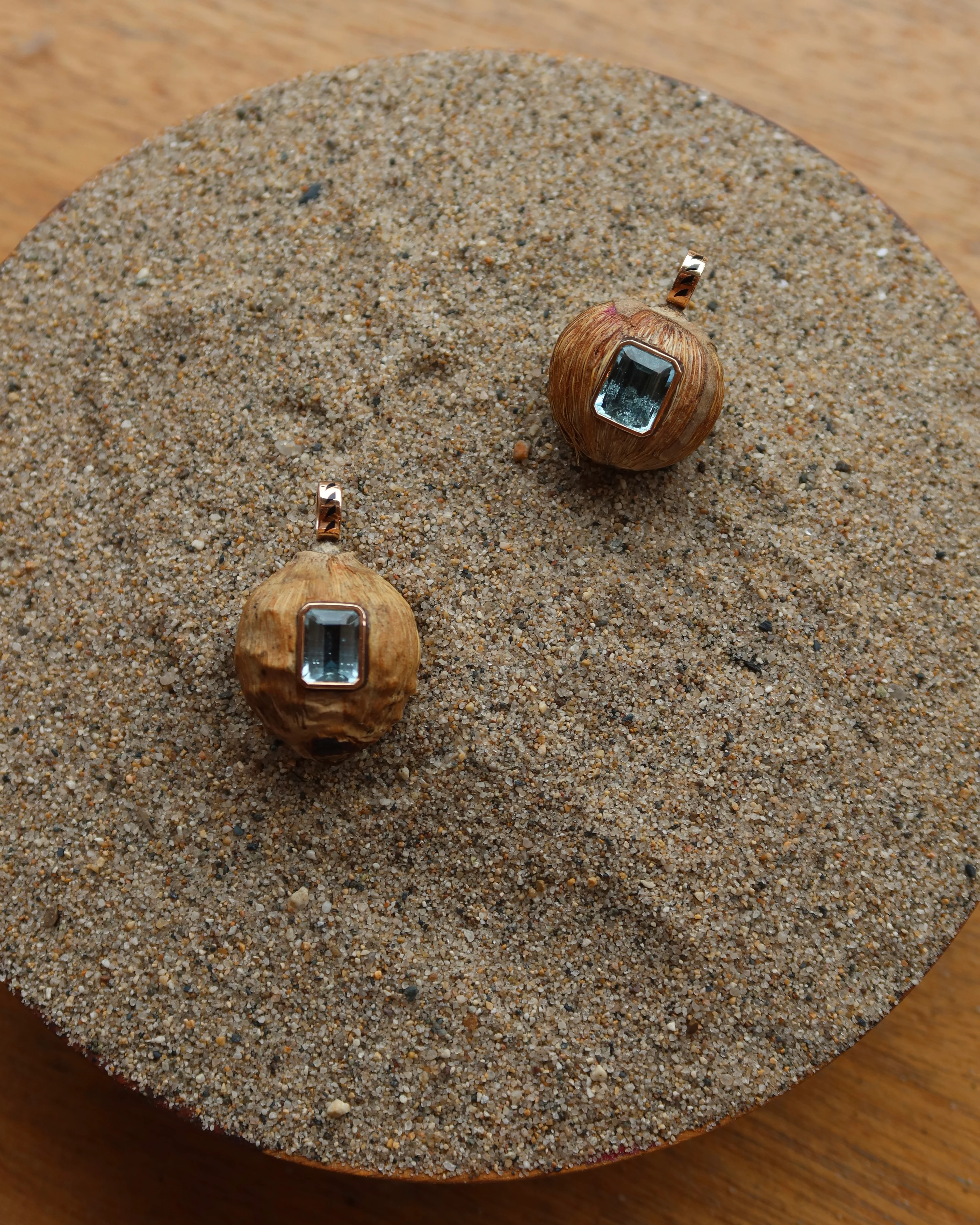 Classic Natural Coquito With Aquamarine - Image 6