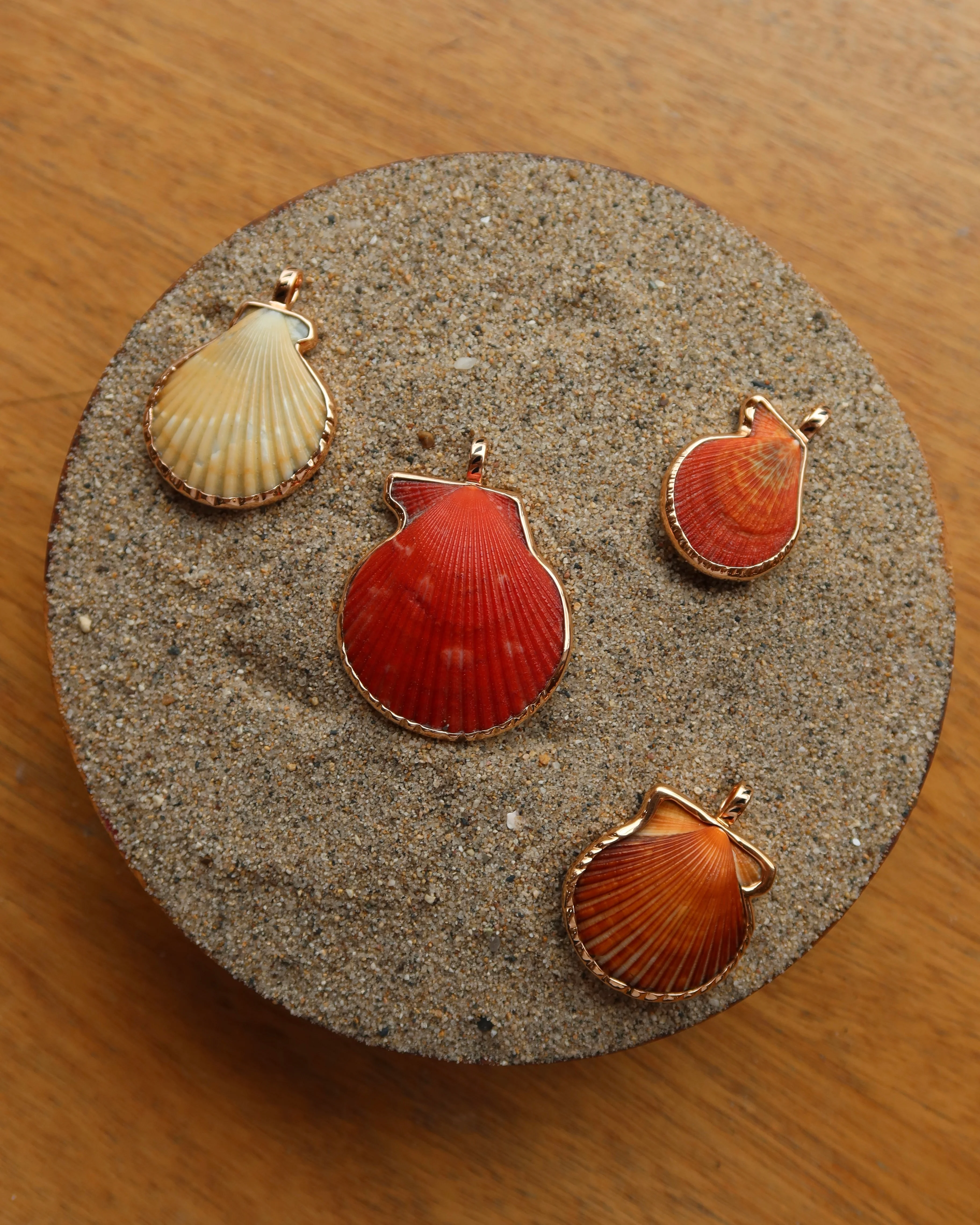Natural Clam With Rose Gold Charm Sz L - Image 5