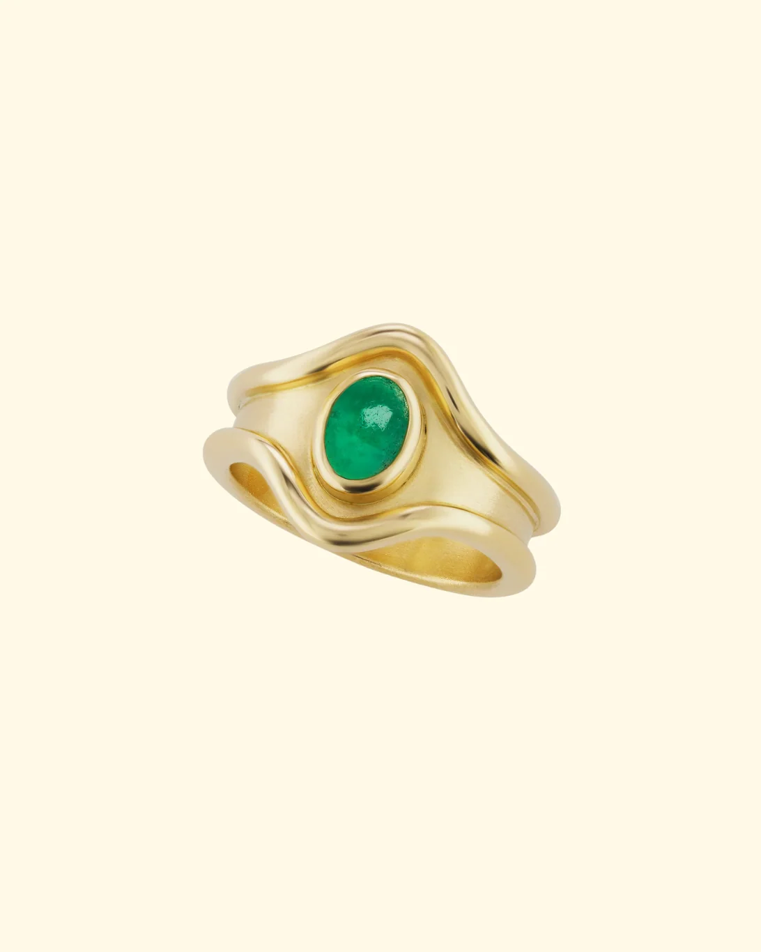 Shelter Island Ring in Emerald | 18k Yellow Gold - ONLINE ONLY - Image 2